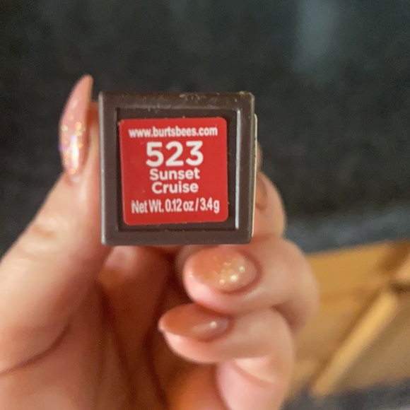 Burts bees lipstick 523 - Picture 2 of 2